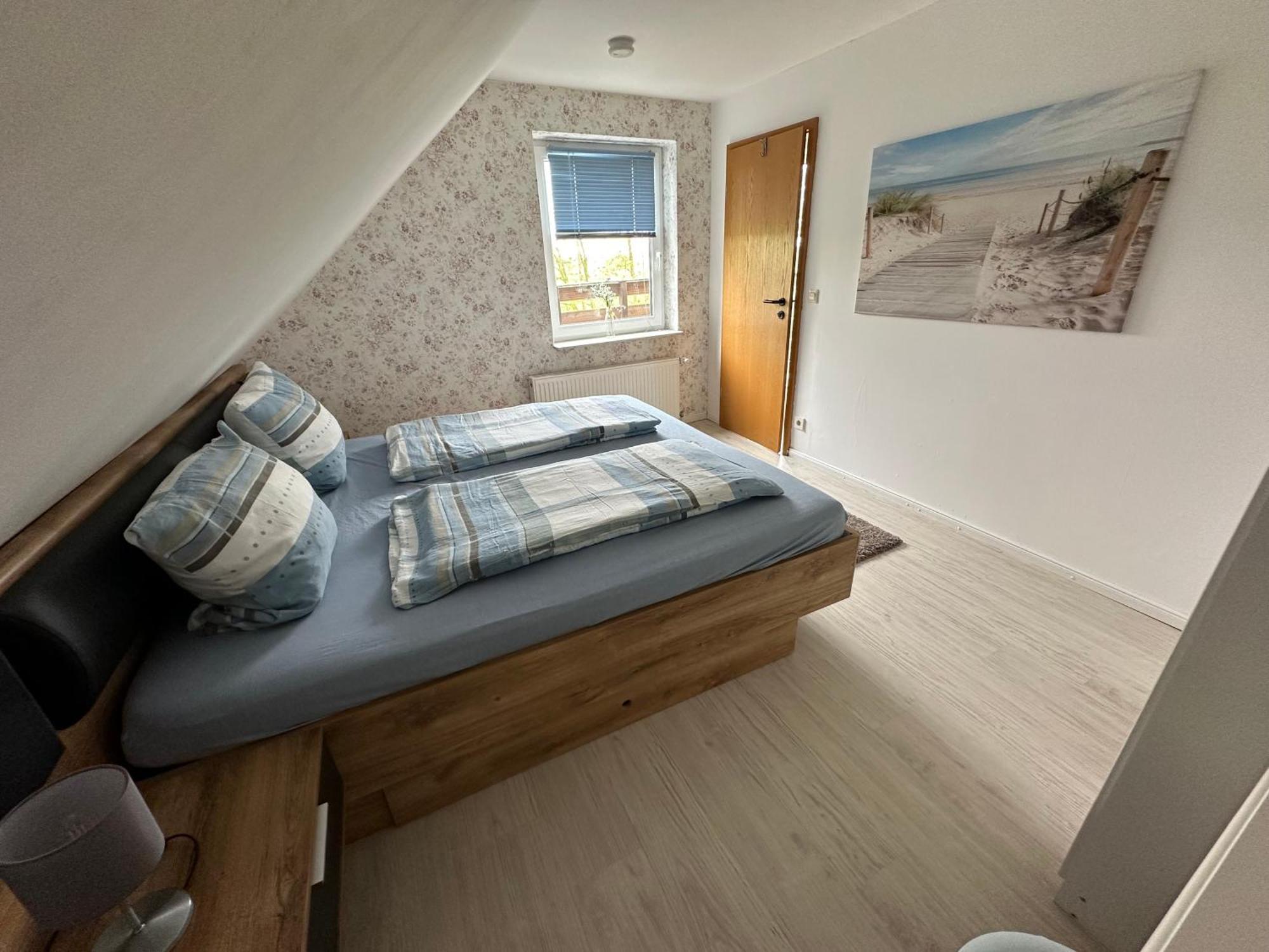 Rosenhaus Esens - Wohnung Backbord Екстериор снимка