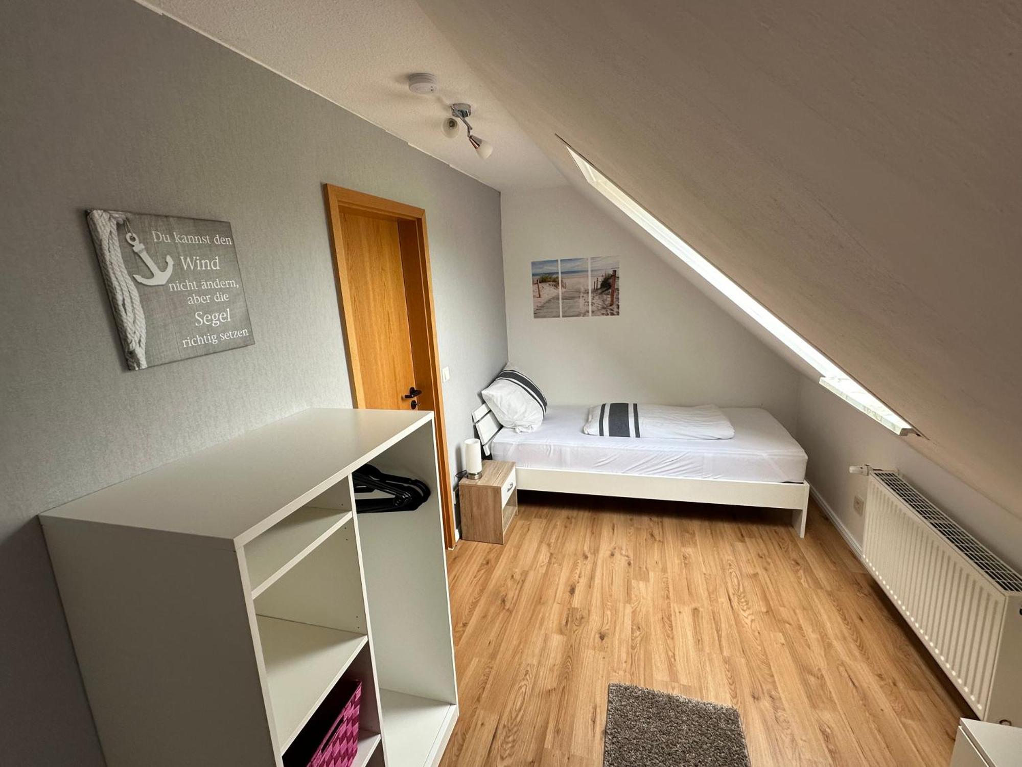 Rosenhaus Esens - Wohnung Backbord Екстериор снимка